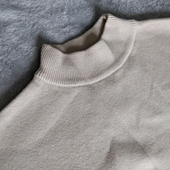 *DONATED* NWOT • Bershka • crop sweater - Picture 3 of 8